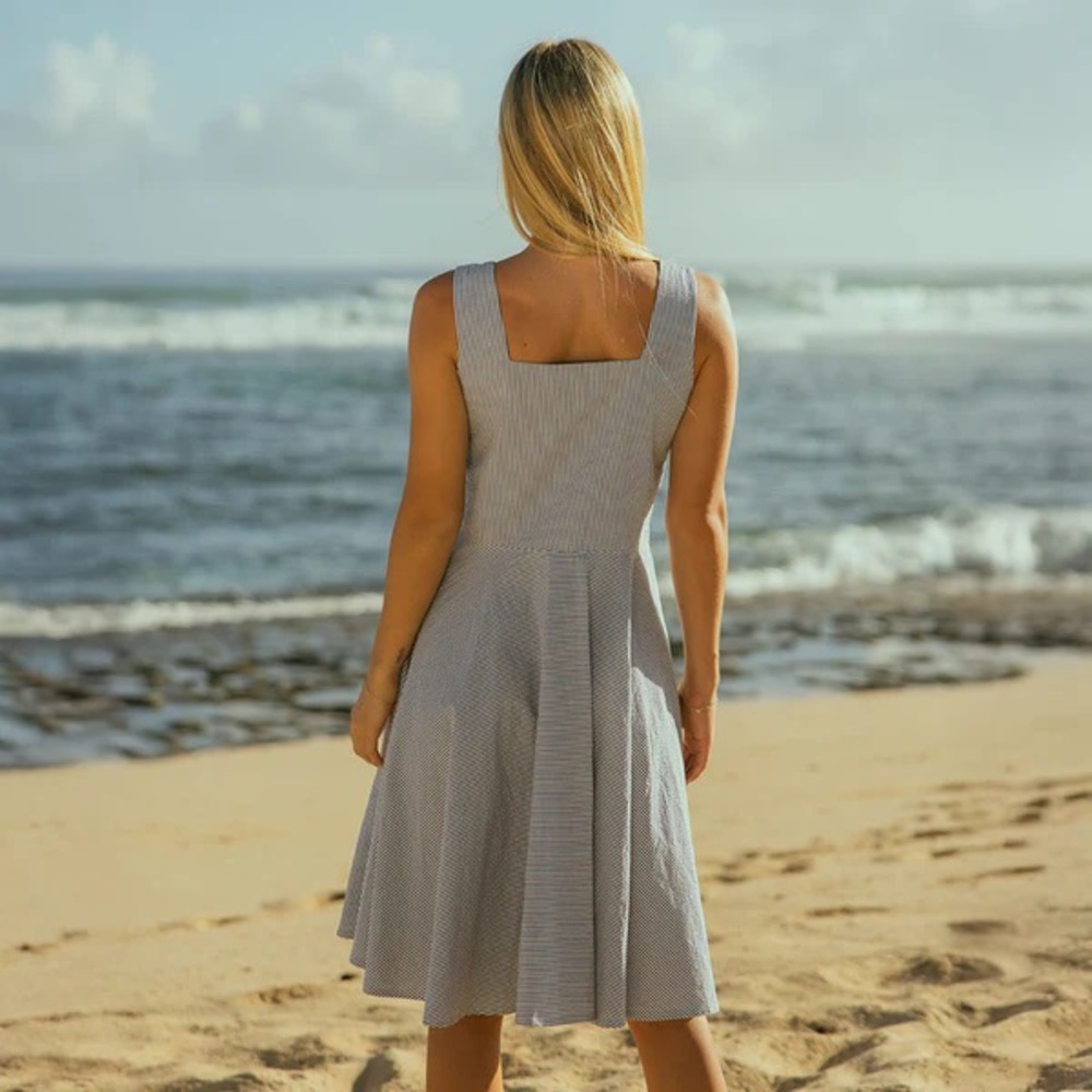 NWT Albion Fit - The Sonata Dress in Navy Seersucker Stripe - Picture 3 of 7